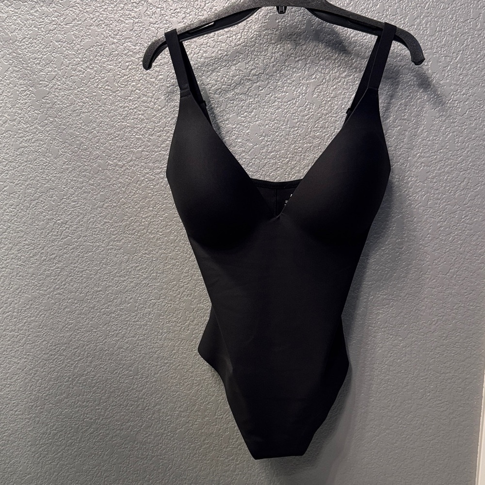 NWOT SKIMS super push-up Thong Bodysuit XL